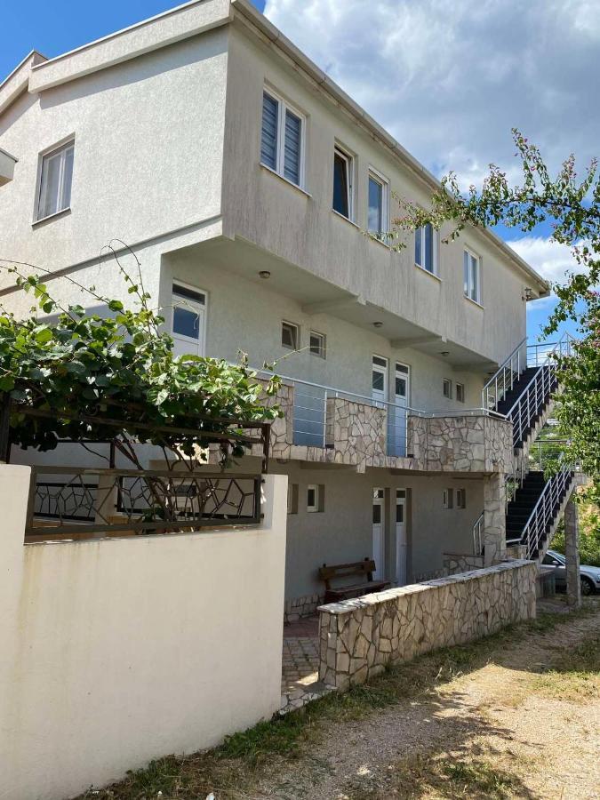 Apartments Vila Kurtagic Dobra Voda Exterior foto