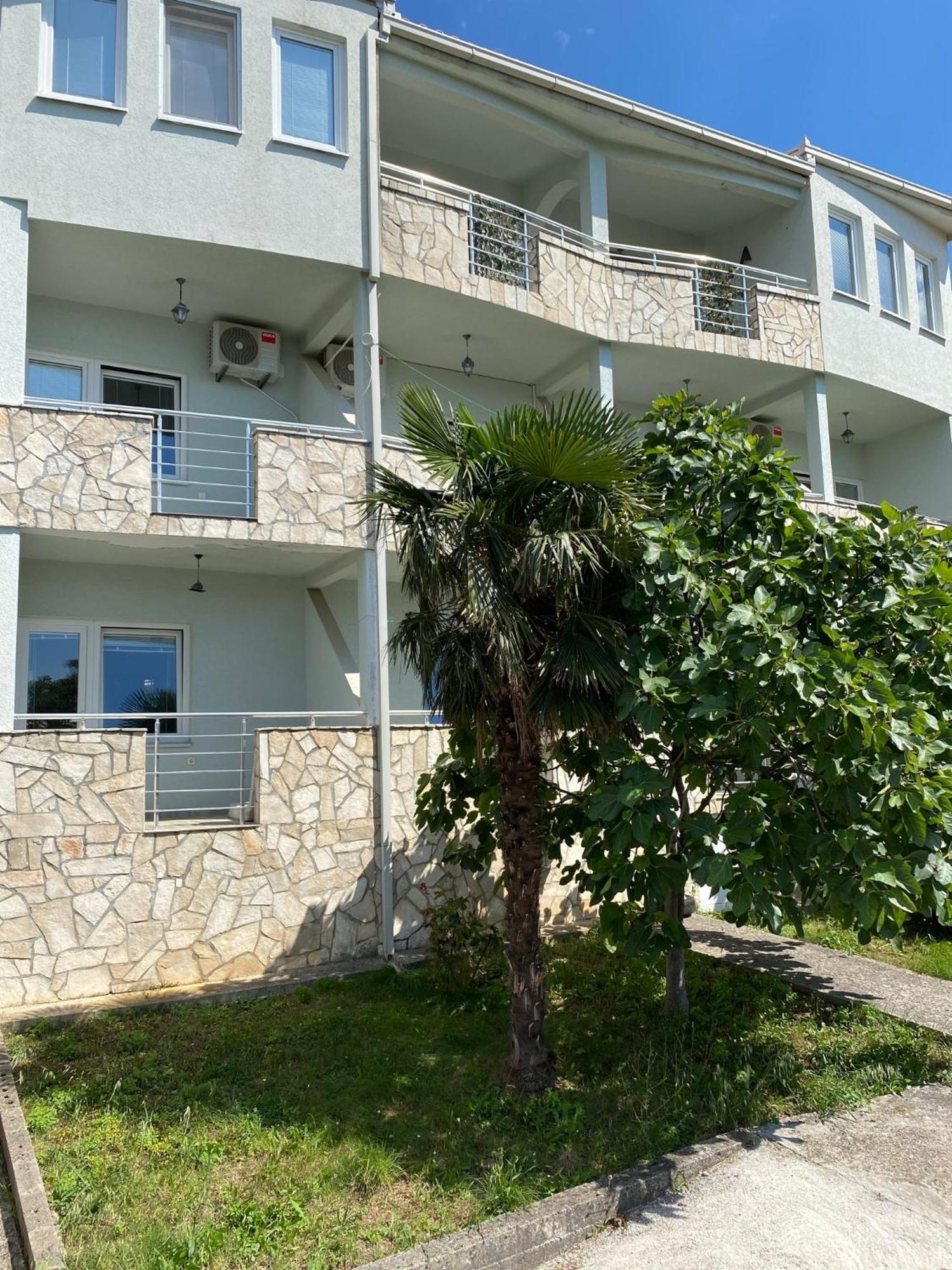 Apartments Vila Kurtagic Dobra Voda Exterior foto
