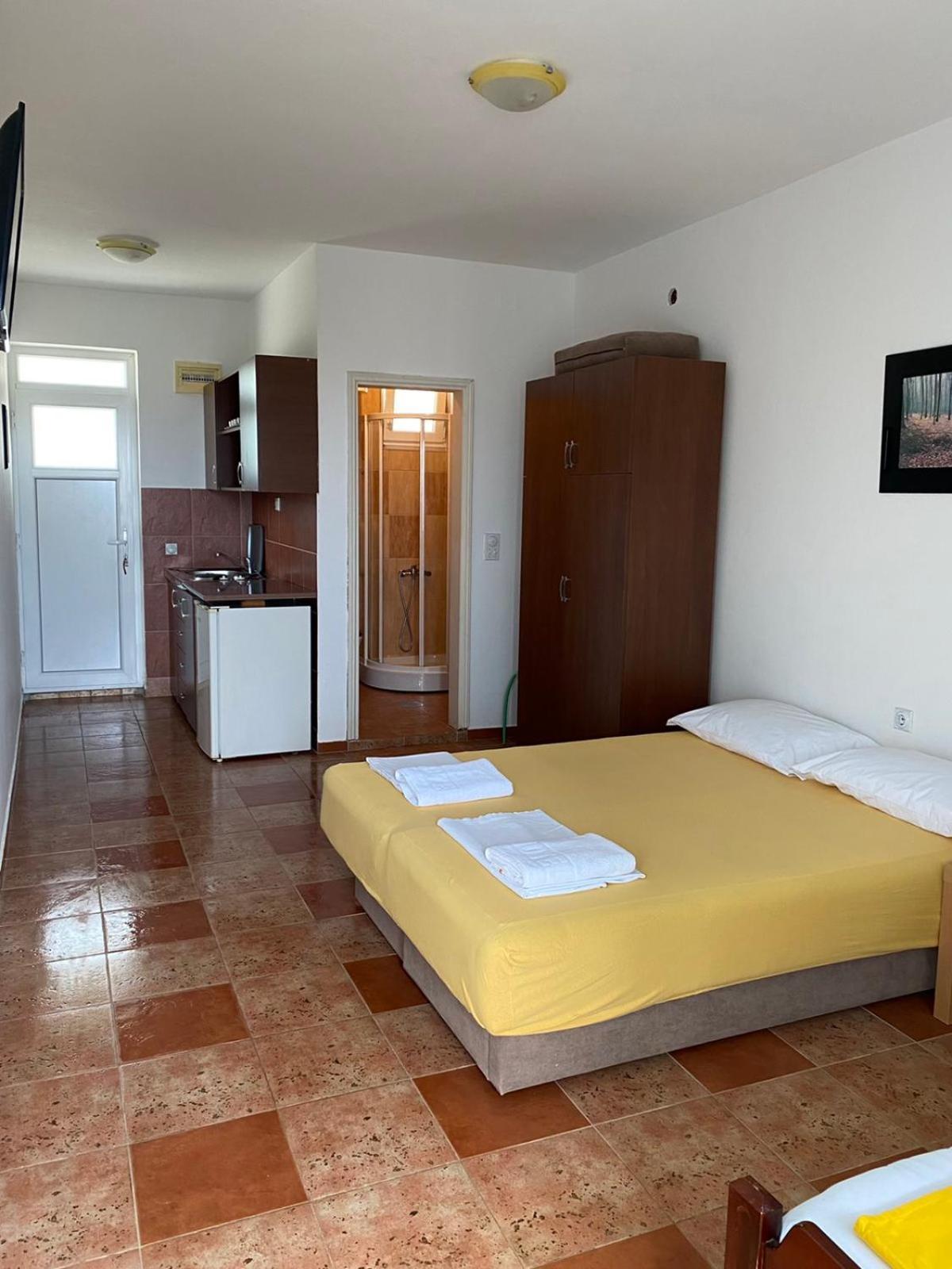 Apartments Vila Kurtagic Dobra Voda Habitación foto