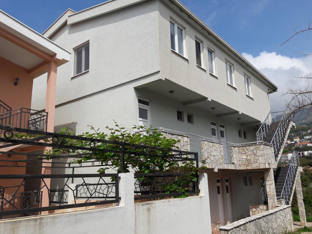 Apartments Vila Kurtagic Dobra Voda Exterior foto